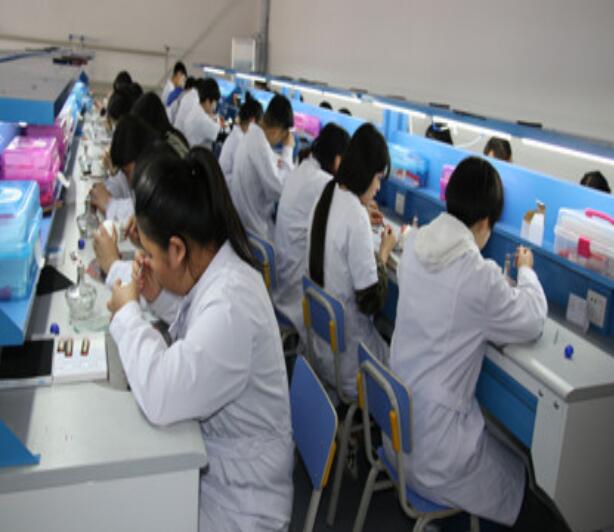 初三在讀能報石家莊白求恩醫學院春季班嗎