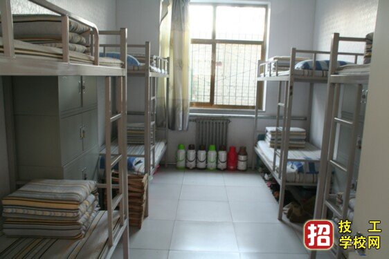 石家莊東華鐵路學校生活費每月多少？