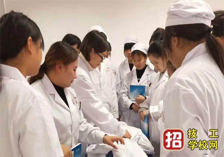 石家莊白求恩醫(yī)學院護理實訓課