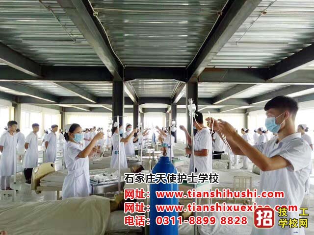 讀護(hù)士學(xué)校有前途嗎