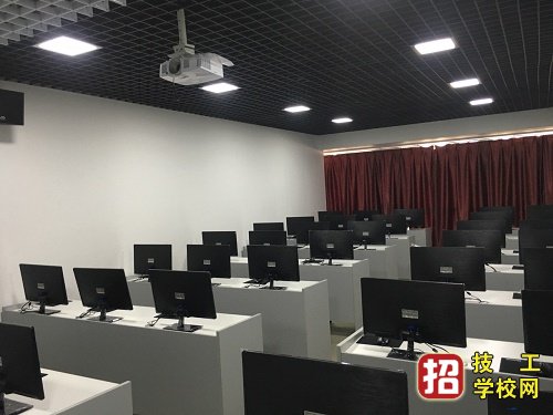 河北工程職業學校有沒有計算機專業？