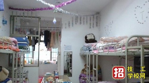 石家莊華師經濟管理學校住宿怎么樣？