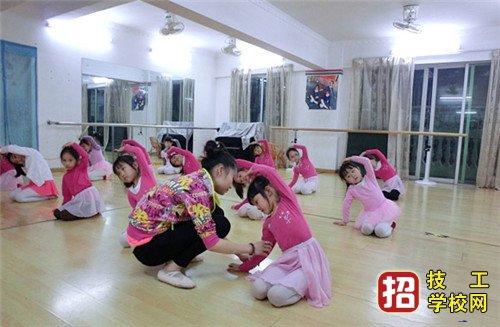 石家莊教聯(lián)中專學(xué)校幼師專業(yè)