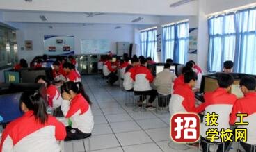 女生學(xué)河北經(jīng)濟(jì)管理學(xué)校電子商務(wù)專業(yè)怎么樣