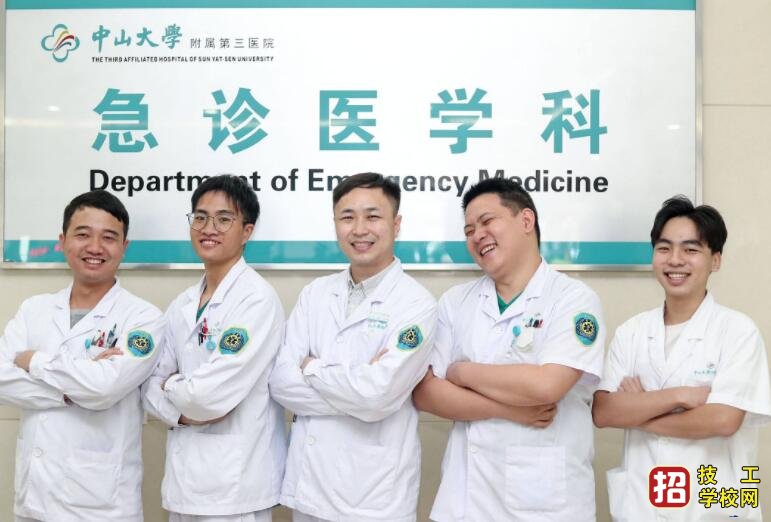 男生學石家莊同濟醫學校護理專業優勢