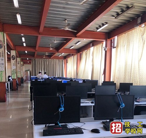 石家莊東華鐵路學校實訓室