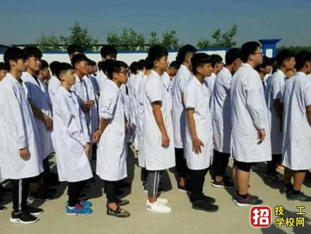 石家莊同濟醫學中等專業學校2020年招生辦聯系電話