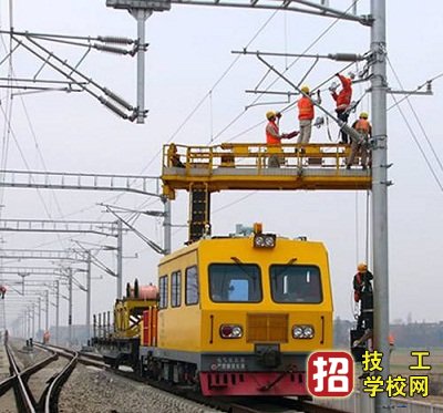 河北鐵路軌道中等專業(yè)學(xué)校內(nèi)燃機(jī)車應(yīng)用與檢修專業(yè)介紹