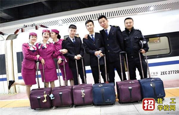 沒初中畢業證能報石家莊東華鐵路學校嗎？