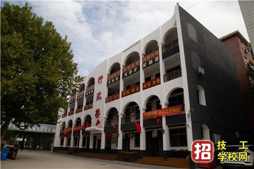 石家莊東華鐵路學校早報名好不好?