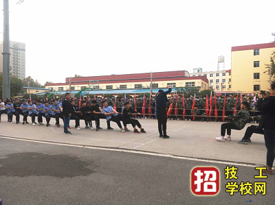 石家莊鐵路技工學(xué)校校園拔河比賽