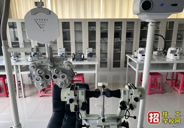 石家莊天使護士學校2021年春季眼視光與配鏡專業招生