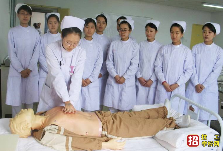 初中畢業(yè)能報名石家莊同仁醫(yī)學院嗎