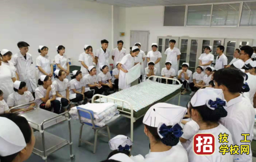 2021年石家莊白求恩醫學院護理專業學費多少