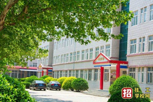 石家莊冀聯醫學院招生限制年齡嗎？