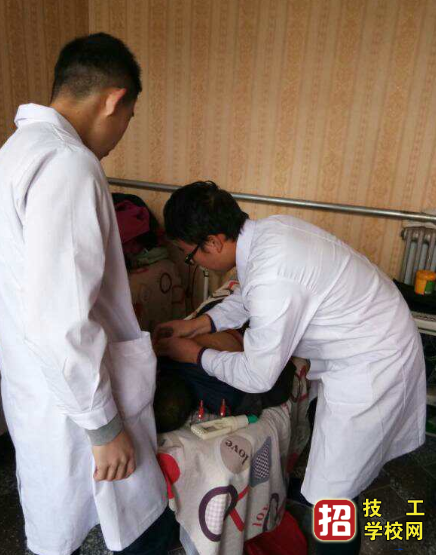 石家莊白求恩醫學院春季入學的學生是新班還是插班？