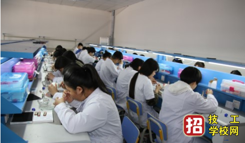 石家莊白求恩醫學院春季班的學生可以升大專嗎？