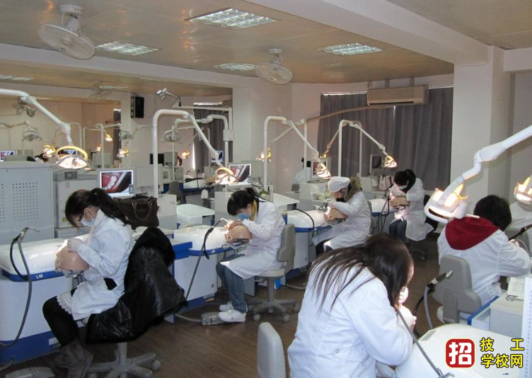 石家莊冀中醫(yī)學(xué)中等專業(yè)學(xué)校都開設(shè)了哪些專業(yè)？