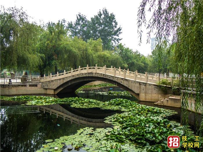 石家莊東華鐵路學校生活費一個月多少?