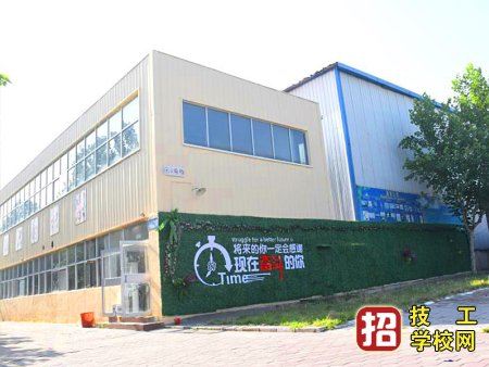 石家莊軍興信息工程學(xué)校管理的嚴(yán)嗎？