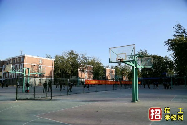 河北工程學(xué)校報(bào)名條件和優(yōu)惠政策是什么？