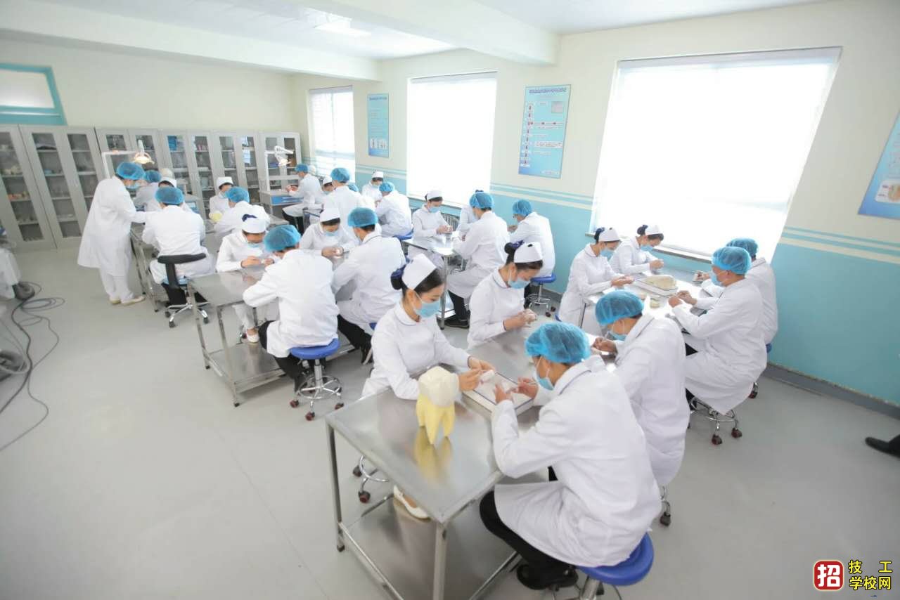 石家莊哪個學?？梢詫W口腔專業！