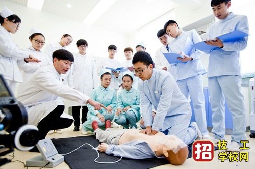 面向初中生招生的省重點(diǎn)醫(yī)學(xué)中專(zhuān)學(xué)校招生條件