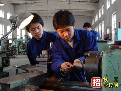 石家莊高級技工學校管就業嗎?
