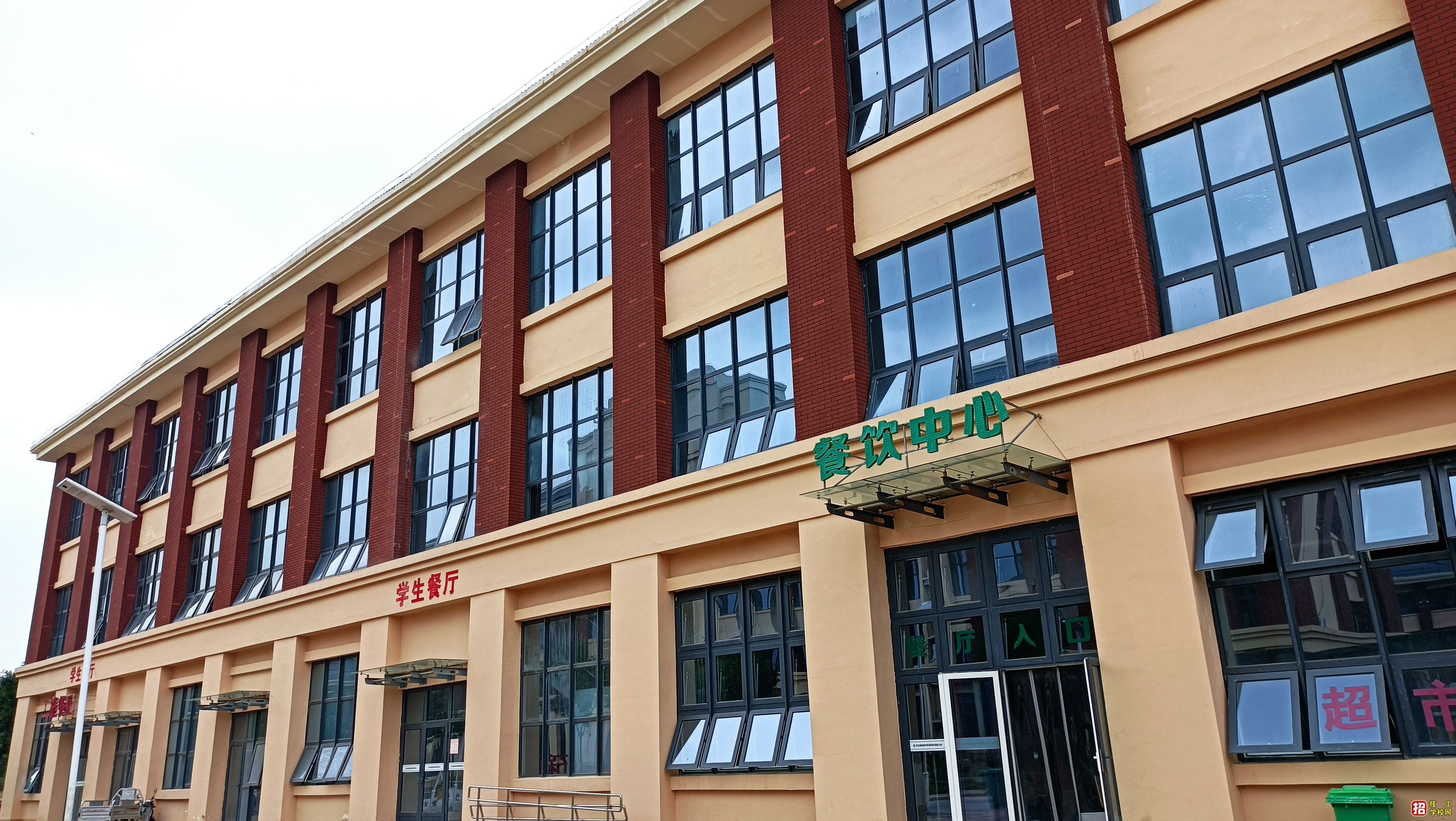 高級技工學(xué)校有會(huì)計(jì)專業(yè)嗎？