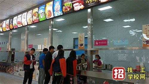 石家莊同仁醫學中專學校食堂怎么樣？
