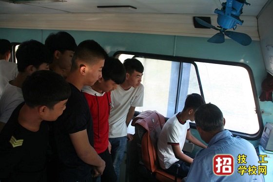 往屆生可以上石家莊東華鐵路學(xué)校3+3大專(zhuān)嗎？