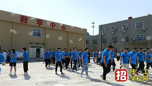 提前報名河北同仁醫學中專學校影響中考嗎？