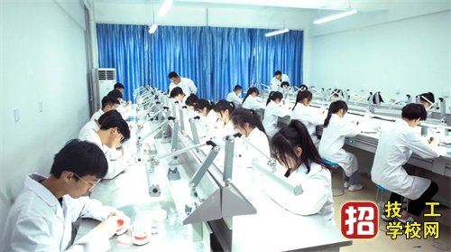 初中生可以學習口腔醫學專業嗎？