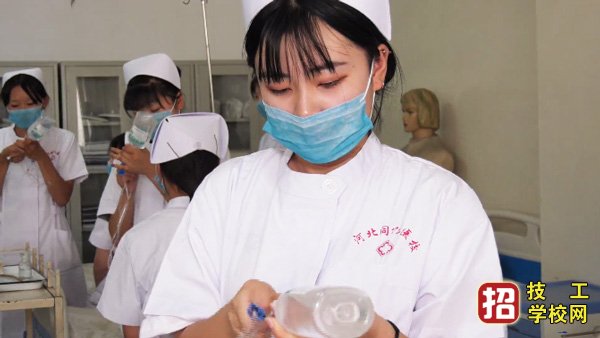 學護理選哪個衛(wèi)校好?