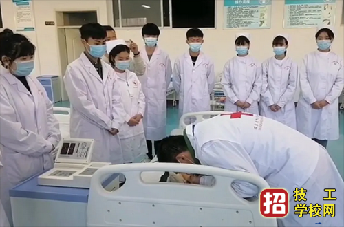 河北同仁醫(yī)學院護理專業(yè)招男生嗎