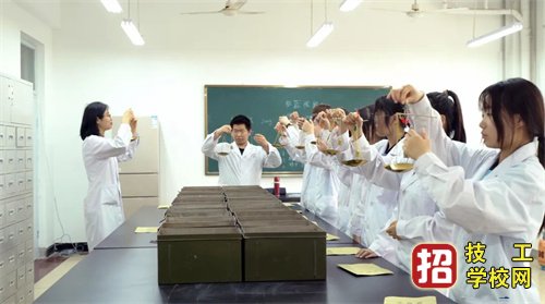 石家莊冀聯(lián)醫(yī)學(xué)中專學(xué)校讓帶手機(jī)嗎