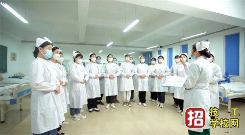 石家莊冀聯醫學中專學校護理專業學費多少？