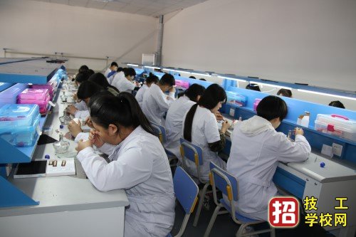 石家莊白求恩醫(yī)專口腔修復(fù)工藝專業(yè)
