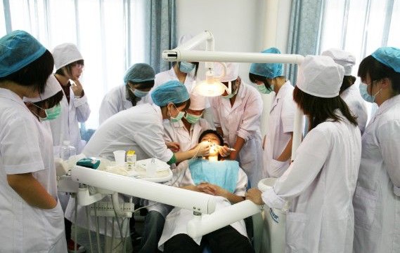 初中畢業可以學口腔醫學嗎？