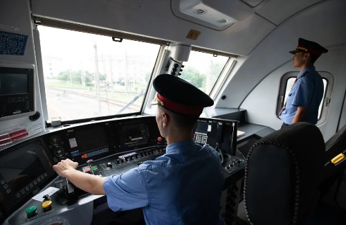 非鐵路專業能參加火車司機短期培訓嗎？火車司機招聘要求