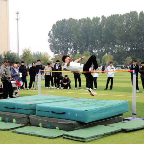 石家莊東華鐵路學校管理是封閉嗎？