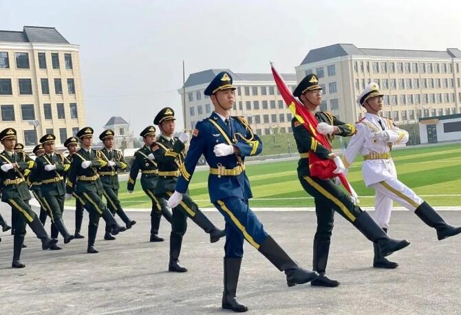  石家莊東華鐵路學校管的嚴嗎？可以隨便出入學校嗎？