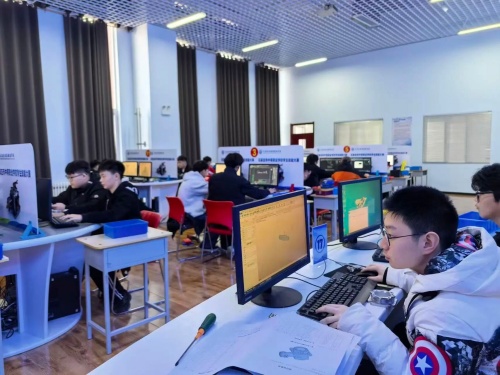 石家莊東華鐵路學校有計算機專業嗎？