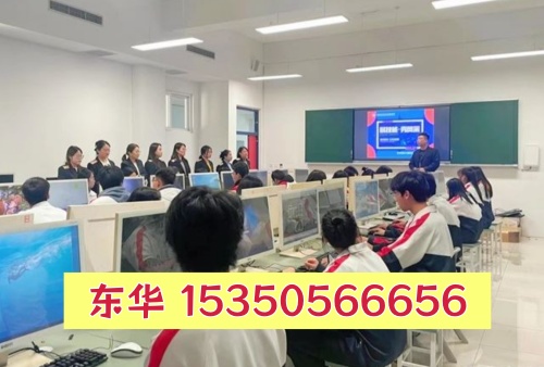 石家莊東華鐵路學(xué)校有校服嗎？平時(shí)讓穿校服嗎？